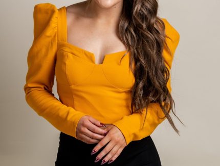 Puff sleeve top burnt honey