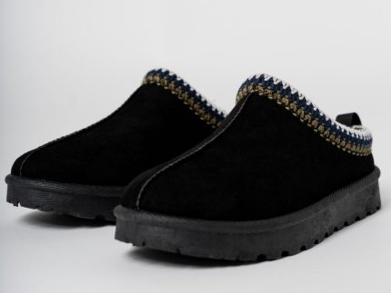 Zen stitched slippers black